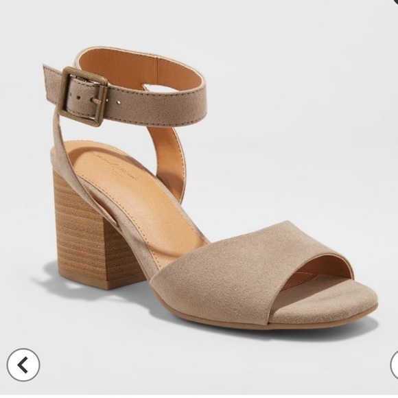 Block Heels - Picture 5 of 5